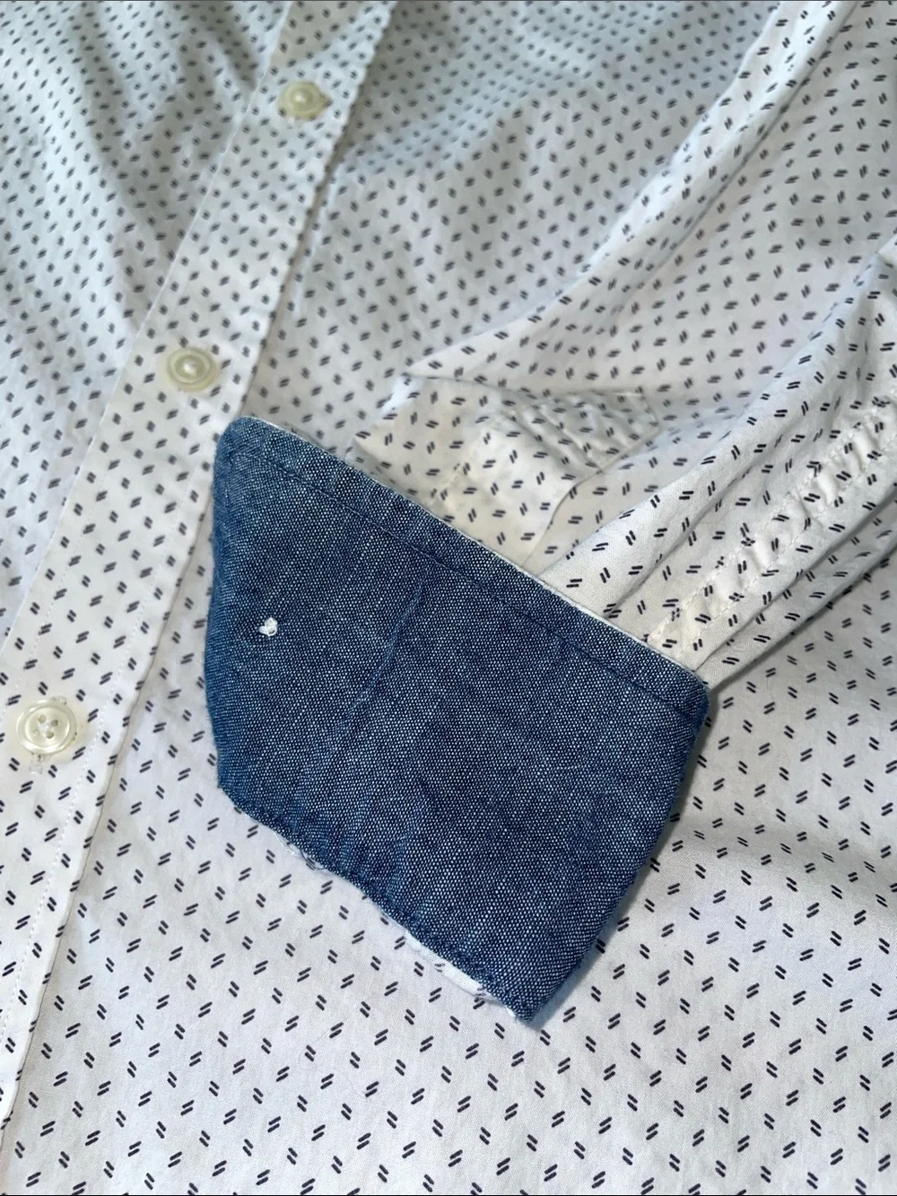 Banana Republic Men's Large Soft Wash White Print 100% Cotton Button Shirt